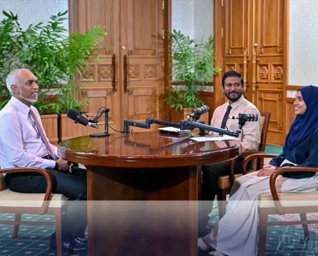 މި ސަރުކާރުން ނުފޫޒުން އެއްކިބާވެގެން ހިންގާ ބޯހިޔާވަހިކަން ލިބޭނެ ދުވަހެއްގެ އިންތިޒާރުގައި